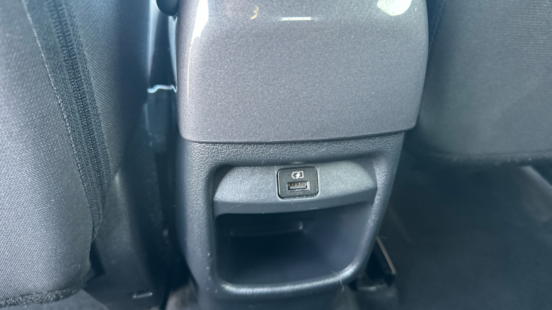 Nissan Juke 1.0 DiG-T 114 N-Connecta 5dr Petrol Hatchback